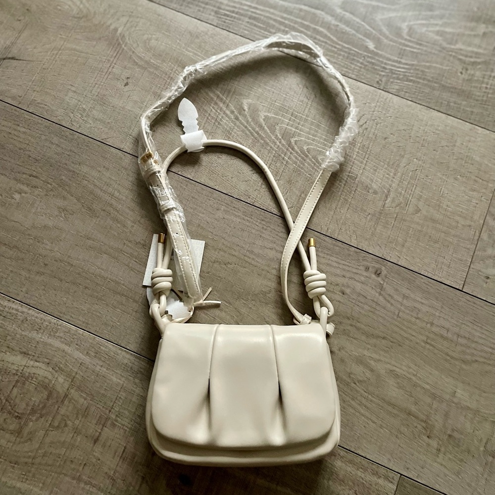 Rachel Zoe Jacquelyn Purse: Adjustable Crossbody Shoulder Bag Color: Ivory